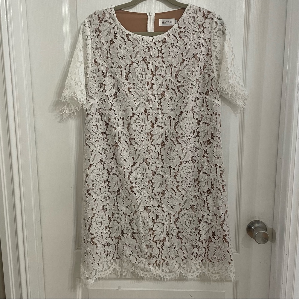 Space 46 Boutique White Eyelet Lace Shift Mini Short Sleeve Dress Lined Size L